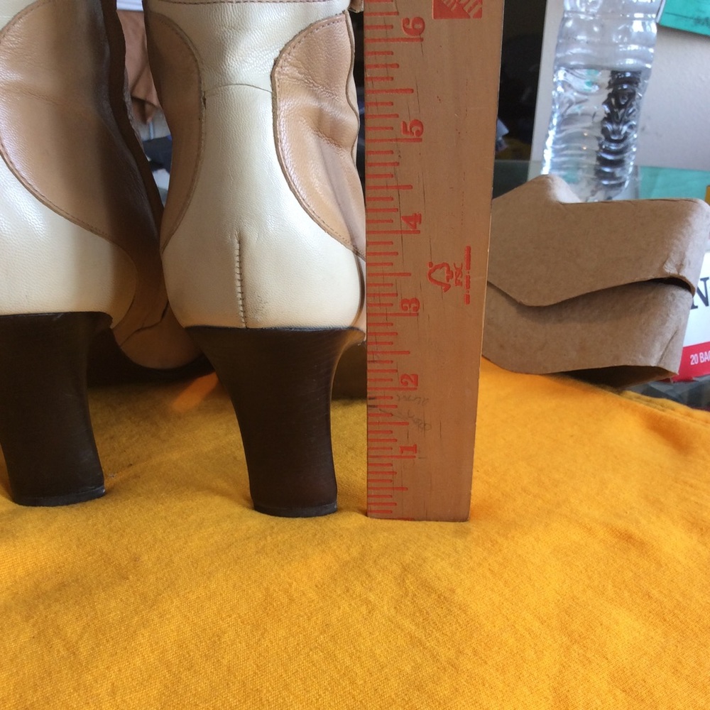 SOLD - Gianni Bini Cream and Camel Leather Boots Size 8.5M, Pre-owned - Picture 7 of 16
